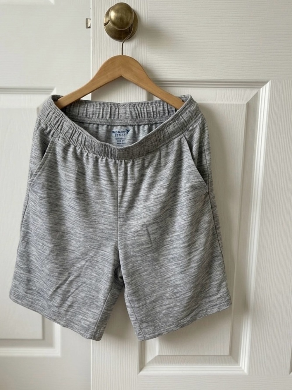 NWOT Old Navy Active Boys Large (10-12) "Breathe On" Heather Gray Athletic Short